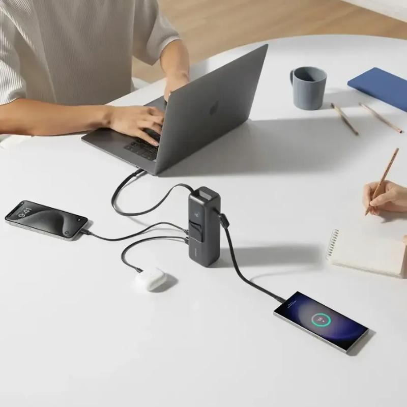 پاوربانک 25000 انکر مدل A1695 Zolo Power Bank توان 165 وات همراه با کابل متصل image gallery
