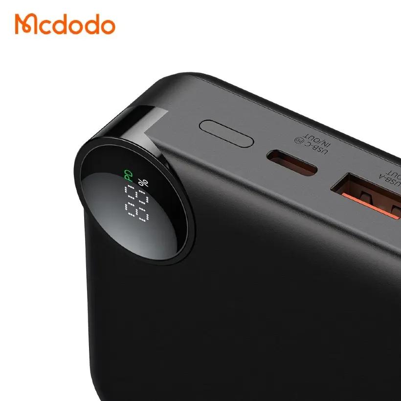 پاوربانک 10000 مک دودو  مدل Freego MC-3870 توان 30 وات همراه با کابل متصل image gallery