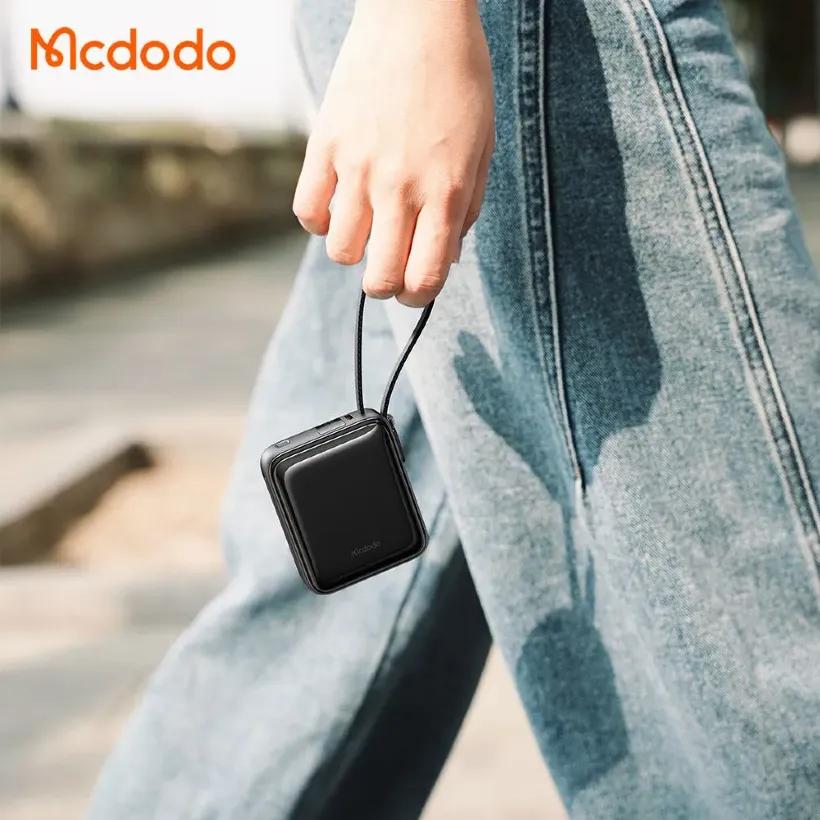 پاوربانک 10000 مک دودو مدل  MC-2550 توان 22.5 وات با کابل متصل image gallery